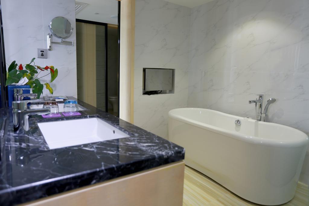 Lori Star Hotel Qionghai Екстериор снимка