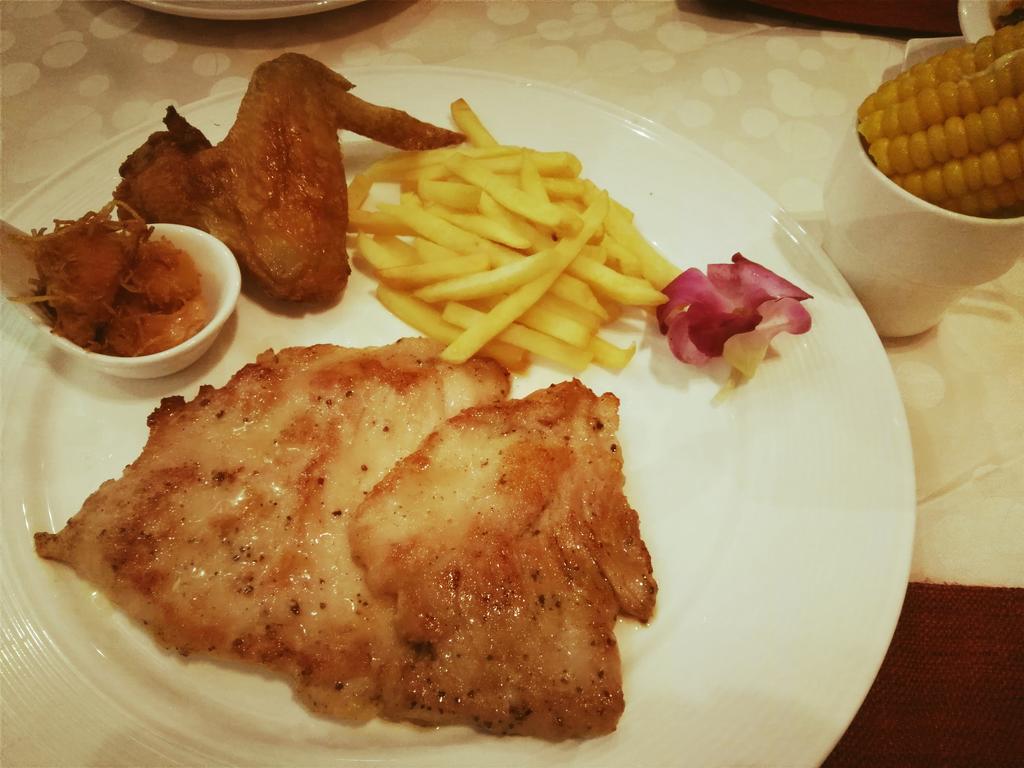 Lori Star Hotel Qionghai Екстериор снимка